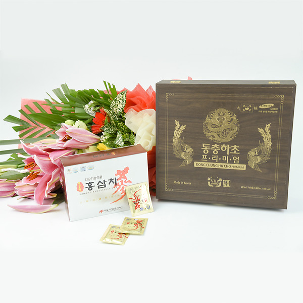 Quà tặng 20/11 - Combo 11: Nước đông trùng hạ thảo tặng hoa và hộp trà hồng sâm 150gr